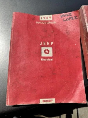 Jeep Wrangler Cherokee Grand Wagoneer Comanche 1989 servicio de fábrica reparador. Foto 1 de 4