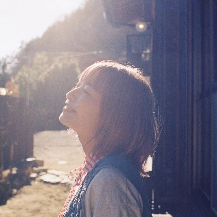 CD Weekend Roll (Standard Edition) Japan halca Music mono (CD x1) VVCL-2703 - Image 1 of 1