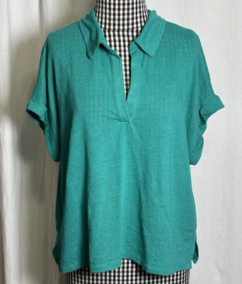 Camisa feminina Banana Republic tamanho G mistura de linho manga curta gola V verde - Imagem 1 de 4