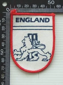 VINTAGE ENGLAND CRICKET TEAM EMBROIDERED SOUVENIR PATCH WOVEN CLOTH SEW-ON BADGE - Picture 1 of 1