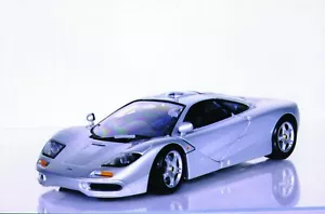 1:18 UT Models McLaren F1 GTR Roadcar ('96) silver, pewter, green - Picture 1 of 6