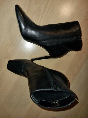 Aldo High Heels Pumps Sehr schöne Damen Stiefelette Gr. 39 UK 6 Schwarz  - Bild 1 von 4