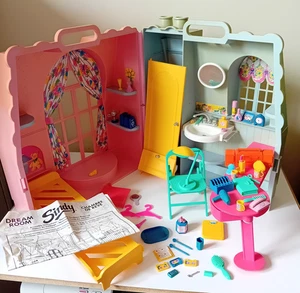 Vintage Hasbro 1990s Sindy doll Dream Room with many accessories & leaflet - Picture 1 of 23