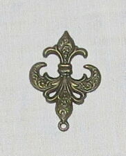 Findings New Old Stock USA-made Brass Vintage 60/70s Fleur de Lis Charm Pendant