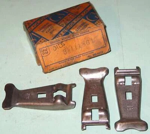 1939-1950 Oldsmobile 8cyl NOS clutch plate release levers 411861 - Picture 1 of 2