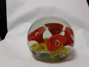 VINTAGE Red Orange and Yellow Trumpet Flower GLASS PAPERWEIGHT, old St. Clair? - Picture 1 of 9