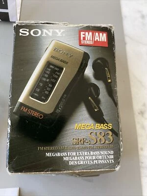 SONY FM/AM MEGA BASS STEREO ESTADO DE FUNCIONAMIENTO En Caja SIN Cubierta de Batería-ver Leer Foto 1 de 4