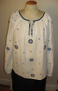 NWT Karen Kane Size M 100% Cotton with Navy Embroidery Peasant Top - Picture 1 of 7