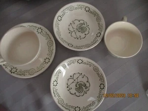 Vintage SCIO PROVINCIAL GREEN ROOSTER 5 PIECES ODD LOT 1 Saucer, 2 Bowls, 2 Cups - Picture 1 of 3