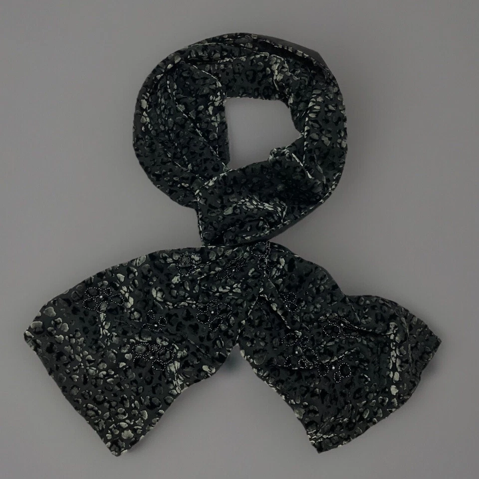 "Bufanda forrada de terciopelo negro vintage años 90 flores con cuentas texturizadas 7,5x54"" usada en excelente estado" Foto 1 de 4