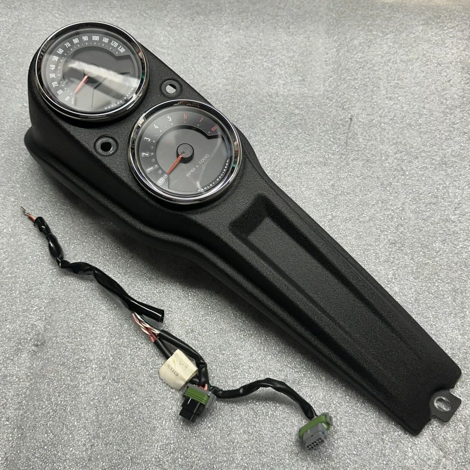 2022 原始设备制造商 Harley Low Rider FXLRS Speedo Tach 规格安装皱纹黑色 - 70900697B — 第 1/4 张图片