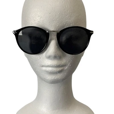 H&M Fashion Sunglasses Black with Silver Metal Nosepiece and Arms - Image 1 of 4