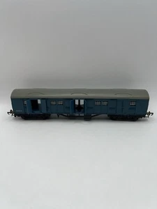 TRIANG R4122 OO GAUGE BR BLUE PMV BOGIE LUGGAGE VAN S2390S - Picture 1 of 14