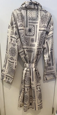 Dogg Supply Robe Rap Bandana Snoop Dogg Apparel Satin Kimono Style Robe  - Image 1 of 4