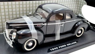 Motor Max 1/18 scale Diecast 73108 - 1940 Ford Deluxe - Black - Image 1 of 4