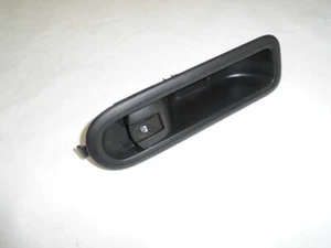 Renault Twingo 2 II Fensterheberschalter Fensterheber VR Vorne Rechts 8200356517 - Bild 1 von 2