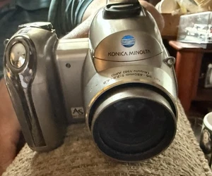 Conica Minolta Dimage 6.0 Mp Display Only Museum Piece Beautiful - Picture 1 of 6