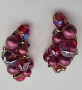 Vintage CROWN TRIFARI Magenta Glass Soap Bubble Clip Earrings Climbers - Picture 1 of 4
