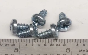 #8-18 X 5/16" VITE LAMIERA TESTA PADELLA PHILLIPS ACCIAIO ZINCATO - 100 pz - Foto 1 di 1