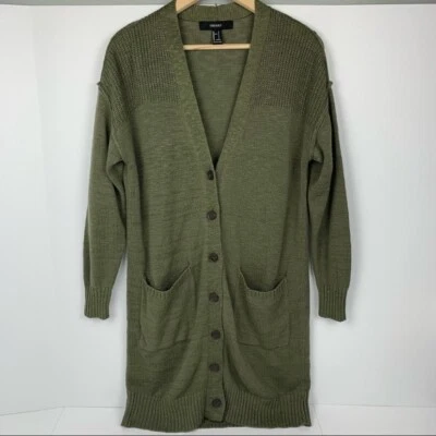 Cardigã Forever 21 verde malha longo botão frontal tamanho pequeno - Imagem 1 de 4