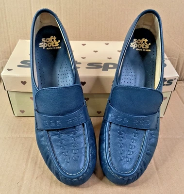 Vintage Women's Soft Spots Blue Leather Loafers, Size 10 S (NARROW) 102548 - Image 1 of 4