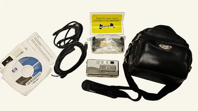 HP PhotoSmart 435 3.1MP Digital Camera Camera (Q3731A#ABA) - Image 1 of 4