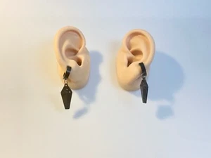Pendientes Huggie de aro de muerte ataúd negro punk gótico oscuro dije - Imagen 1 de 2