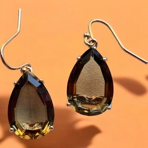 T Tahari Smokey Grey Faceted Dangle/Drop Earrings Gold Tone L0617 - Picture 1 of 7