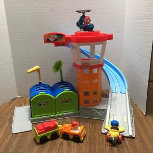 Fisher Price Little People Wheelies Airport +Airplane-Luggage Carrier-Helicopter - Picture 1 of 19