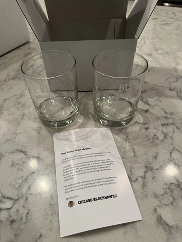 Chicago Blackhawks Marian Hossa Retirement Commemorative Rocks Glasses-2 Glasses Cover