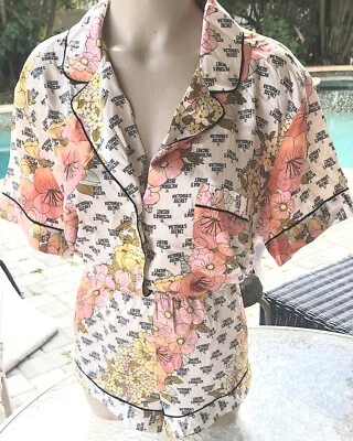 Conjunto de pijama Victoria's Secret raro vintage L 🍑 Pantalones cortos satinados con logotipo floral melocotón Foto 1 de 4