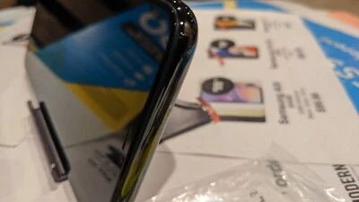 EXC OEM IPHONE 11 PROMAX 64GB GRN TMO LOCKED 20W HI OP CHGR TRIPL CORD - Image 1 of 4