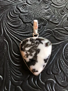 Artisan Southwest White Büffel Türkis Pfeil Anhänger Schatteneinfassung 2" - Bild 1 von 5