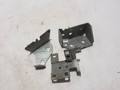 Renault Trafic III (X82) 2017 Left fender mounting bracket 625133897R AUA205799 - Image 1 of 3