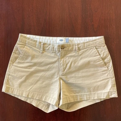 OLD NAVY Size 4 khaki shorts  - Image 1 of 4
