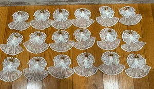 Juego de 18 adornos de árbol de ángel de encaje vintage hechos a mano con halo dorado - Imagen 1 de 10