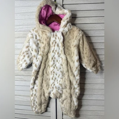 RUUM niños bebé una pieza. Piel sintética. Talla 6-12 meses. Absolutamente adorable. Foto 1 de 4