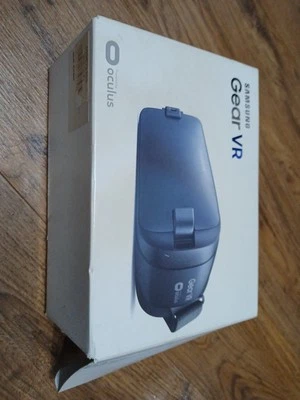 Samsung Gear Oculus Smartphone VR Headset (Shelf 1C) - Image 1 of 4