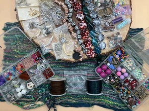 Mixed Lot Of Beads & Jewelry Making Supplies / Findings Huge Assortment - Picture 1 of 14