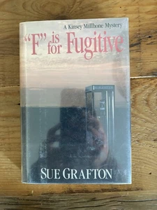 Sue GRAFTON / F Is for Fugitive 1st Edition 1989 - Foto 1 di 4