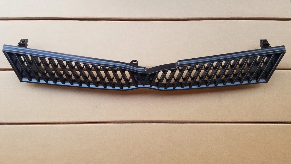 Se adapta a TOYOTA ECHO 2000-2002 parrilla superior en parachoques delantero NUEVO Foto 1 de 1