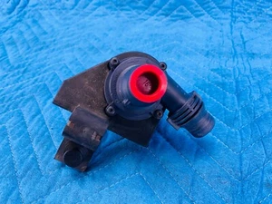 BMW 525i 530i 545i 645Ci Auxiliary Additional Water Pump 2004 2005 OEM - Picture 1 of 5