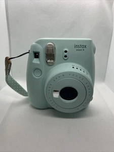 Fujifilm Fuji Instax Mini 9 Ice Blue Film Polaroid Kamera - getestet - Bild 1 von 4