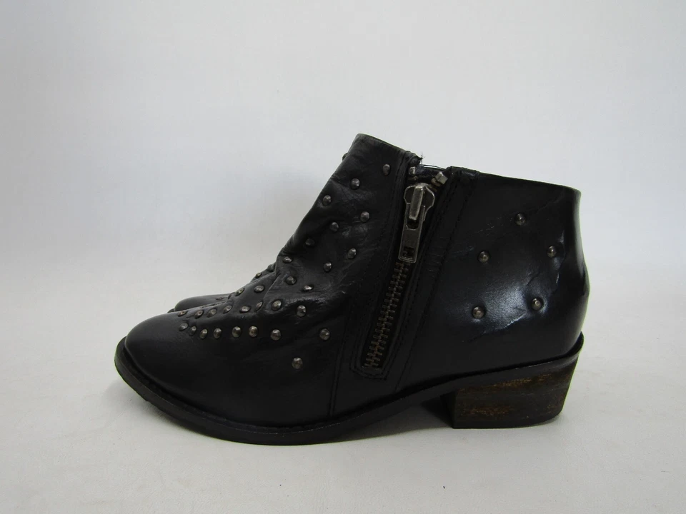 Botines de moda Ecote para mujer talla 6 M de cuero negro con cremallera tachuelas al tobillo Foto 1 de 4