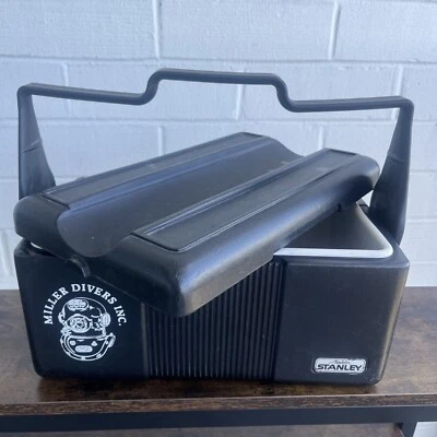 Refrigerador de lancheira vintage 1989 Stanley Aladdin isolado dividido - Imagem 1 de 4