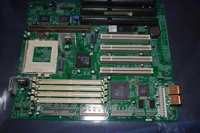ACER V55 M.B  95170-2 SOCKET 7 PCI ISA AT EDO PS/2 mouse keyboard MOTHERBOARD - Image 1 of 4