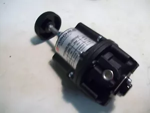FAIRCHILD 10323LP PNEUMATIC PRECISION LOW FLOW REGULATOR 0.5-30PSI/40SCFM P5205 - Foto 1 di 7
