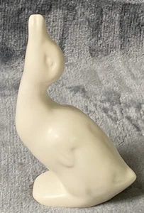 Miniature Duck Bauer California Pottery Off White - Picture 1 of 8