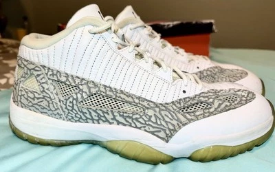 Talla 12 Air Jordan 11 Retro IE Low Colbots Foto 1 de 4