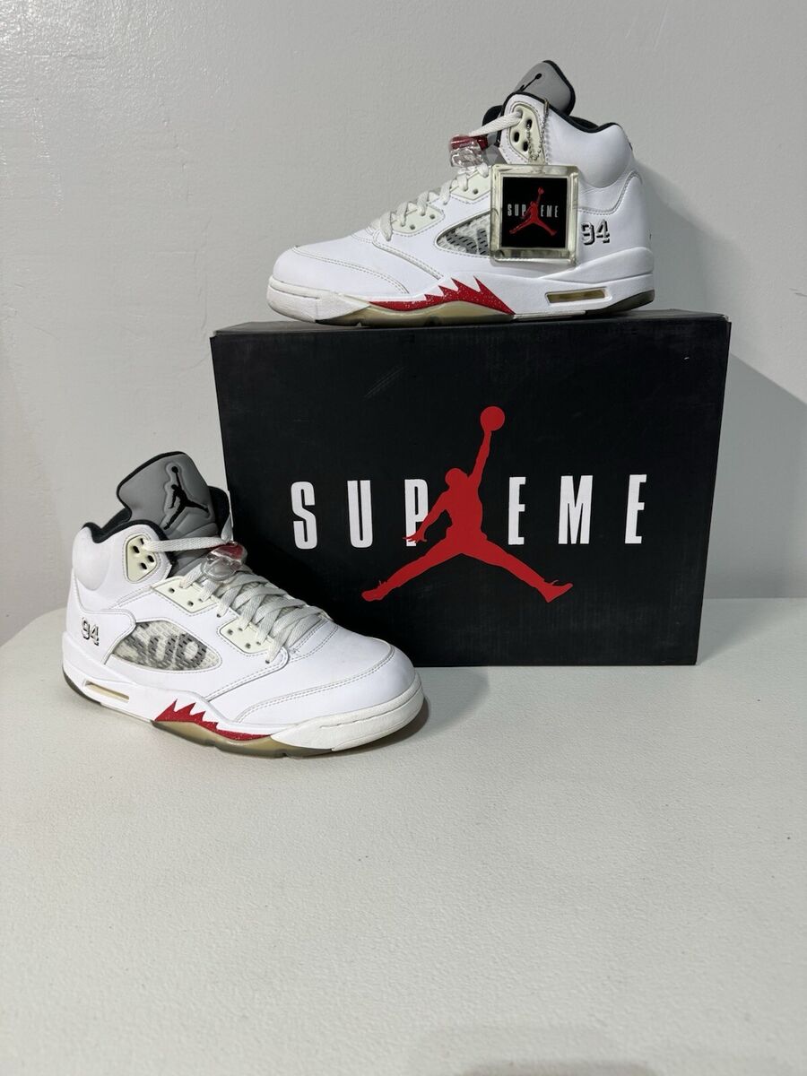 Preços baixos em Supreme x Air Jordan 5 Retro White | eBay Preços baixos em Supreme x Air Jordan 5 Retro White | eBay
